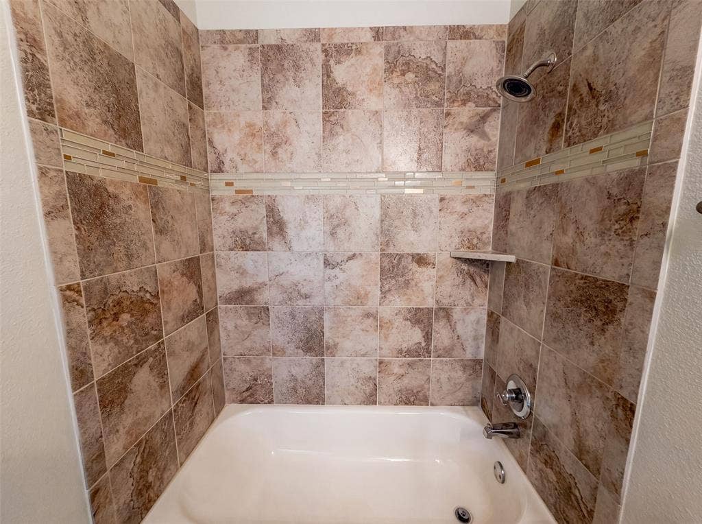 204 Janice Court, Glenn Heights, TX 75154