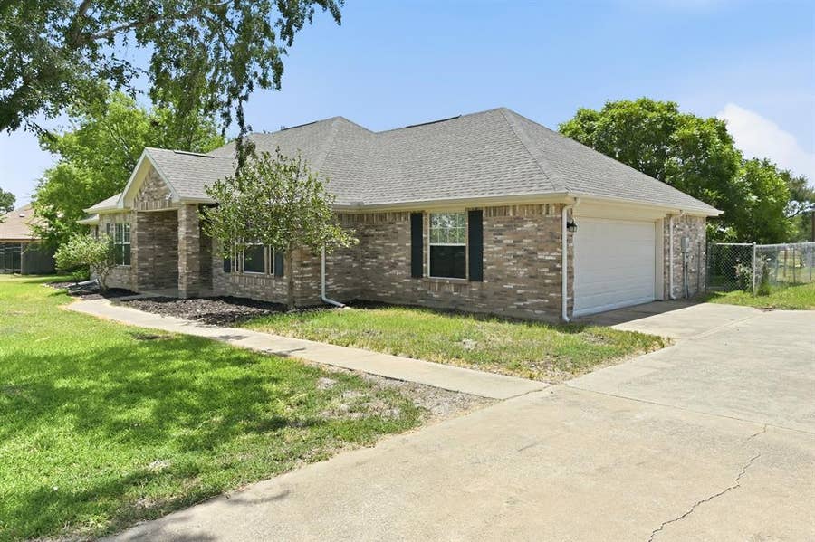 Property photo for 8109 N Water Tower Road, Fort Worth, TX