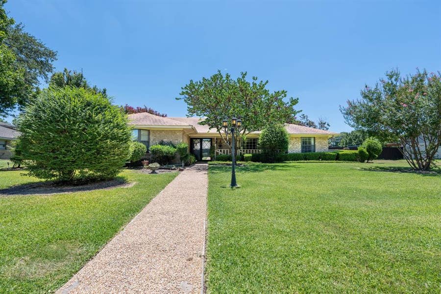 Property photo for 104 Cedar View Drive, Rowlett, TX