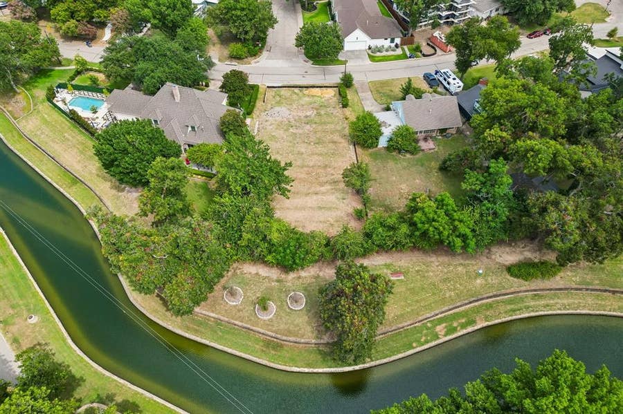Property photo for 12821 Epps Field Road, Farmers Branch, TX