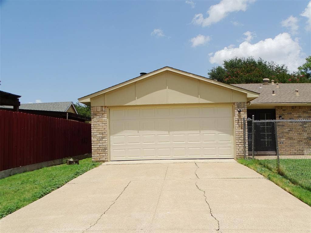 7220 Emory Oak Lane, Dallas, TX 75249 7220 Emory Oak Lane, Dallas, TX 75249