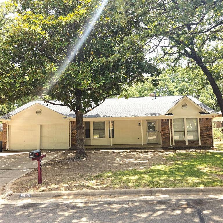 Property photo for 5525 Parliament Drive, Arlington, TX