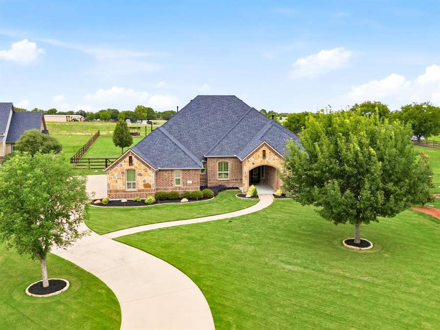 Property photo for 13450 Kira Lane, Justin, TX