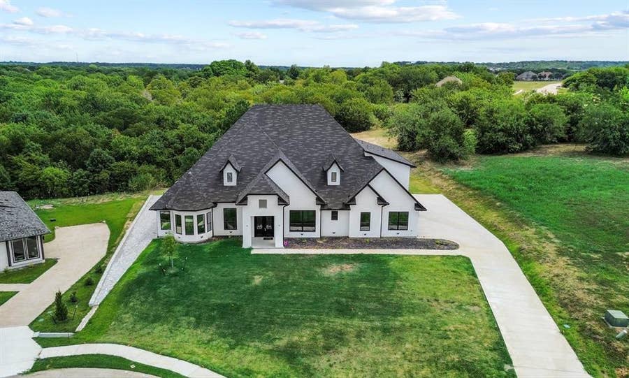 Property photo for 1107 Lily Court, Grand Prairie, TX