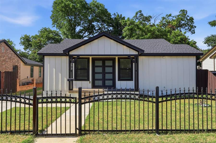 Property photo for 2610 Sharon Street, Dallas, TX