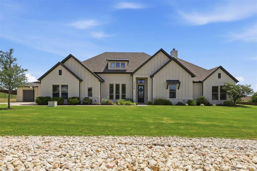 Property photo for 7736 Laura Lake Lane, Fort Worth, TX