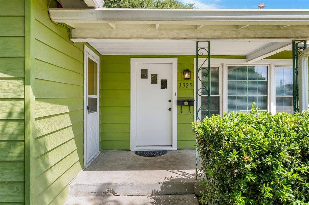 3325 Windsor Avenue, Waco, TX 76708 Covered Front Porch