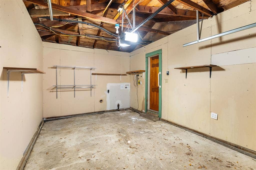 3325 Windsor Avenue, Waco, TX 76708 Washer & Dryer Area in garage