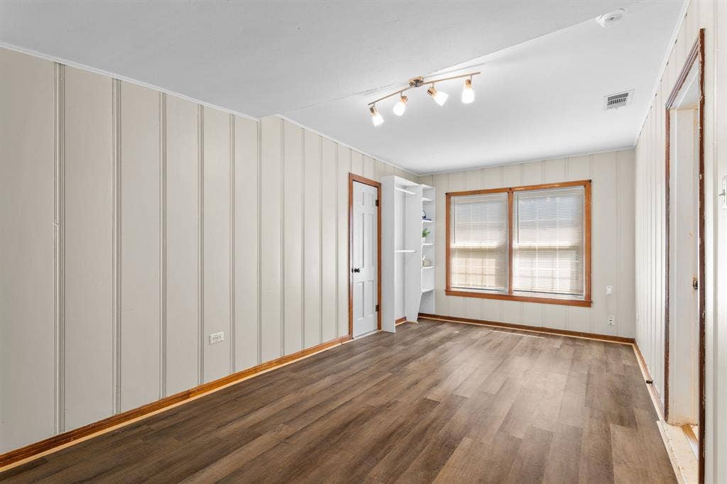 3325 Windsor Avenue, Waco, TX 76708 Flex space that could be the 3rd bedroom