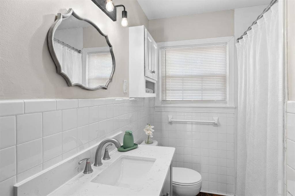 3325 Windsor Avenue, Waco, TX 76708 New interior paint and vanity