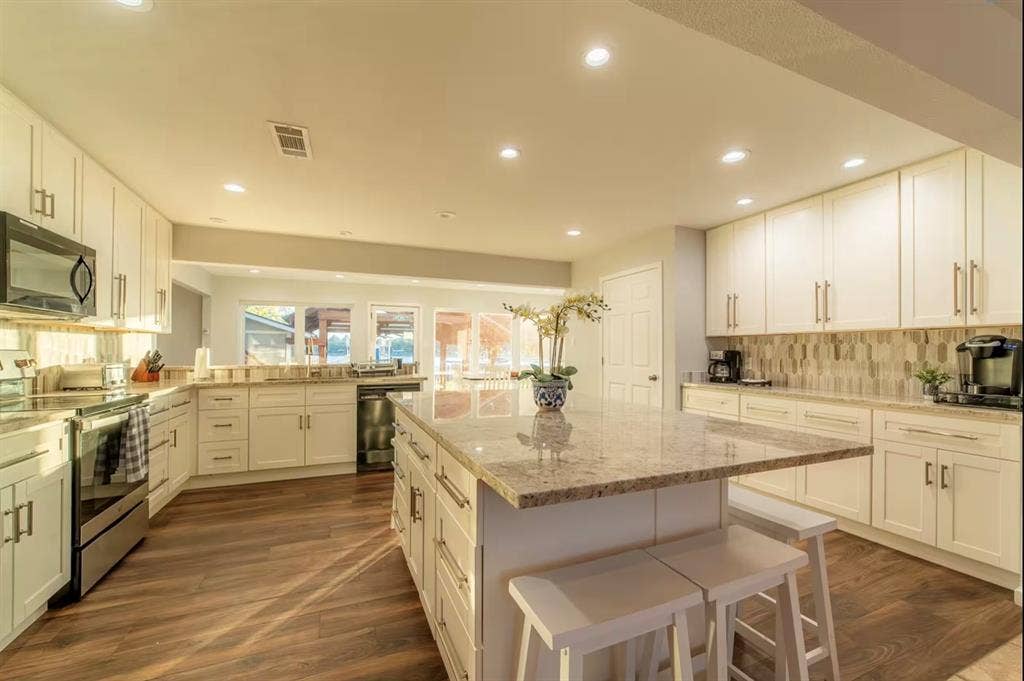 6771 Briar Road, Azle, TX 76020 6771 Briar Road, Azle, TX 76020
