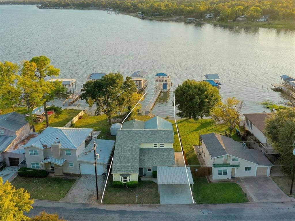 6771 Briar Road, Azle, TX 76020 6771 Briar Road, Azle, TX 76020