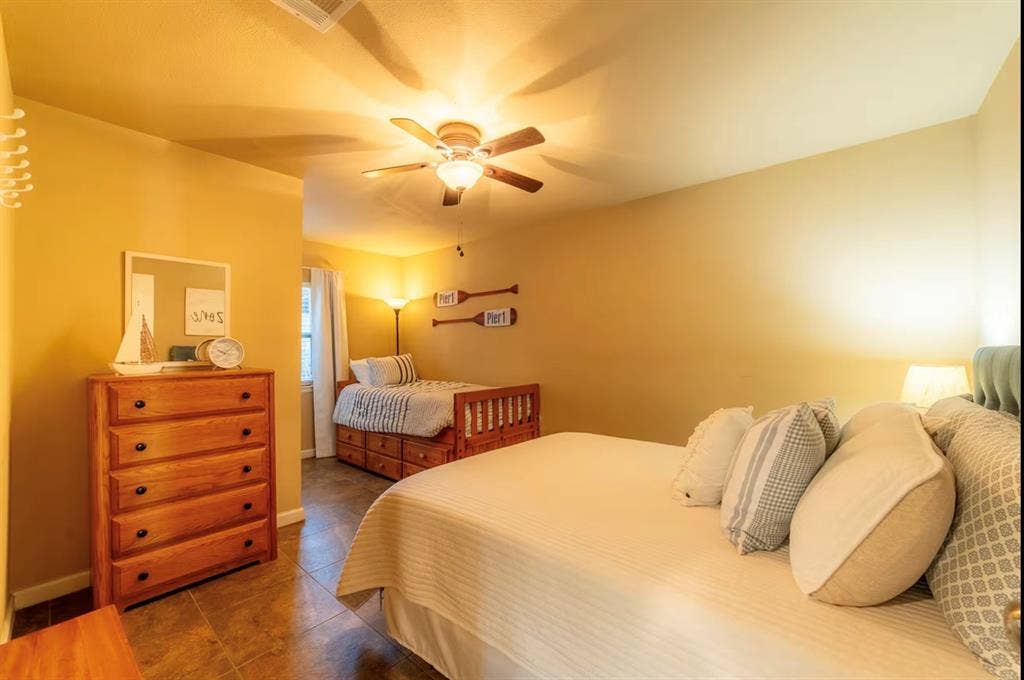 6771 Briar Road, Azle, TX 76020 6771 Briar Road, Azle, TX 76020