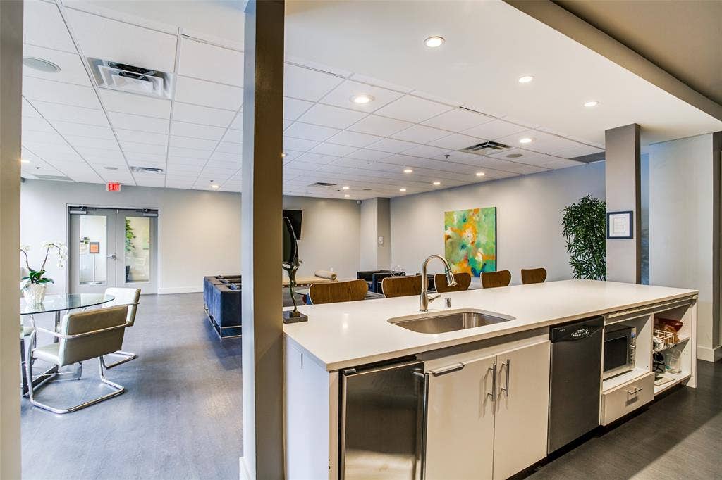 1200 Main Street, #1703, Dallas, TX 75202 Sixth floor community room