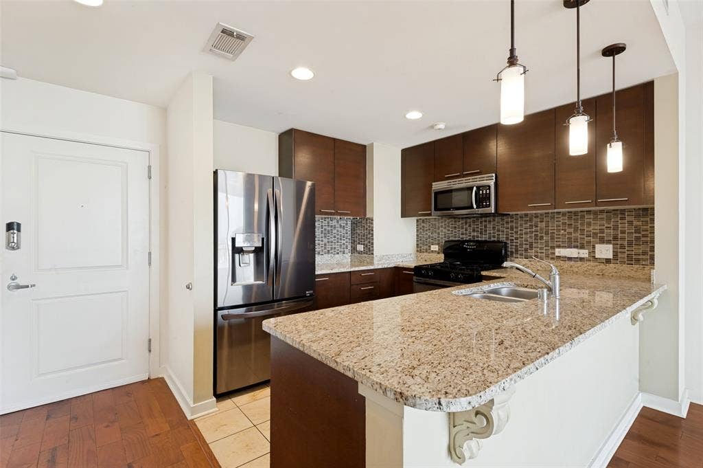 1200 Main Street, #1703, Dallas, TX 75202 1200 Main Street, #1703, Dallas, TX 75202