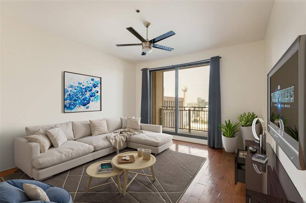 1200 Main Street, #1703, Dallas, TX 75202 Virtually Staged
