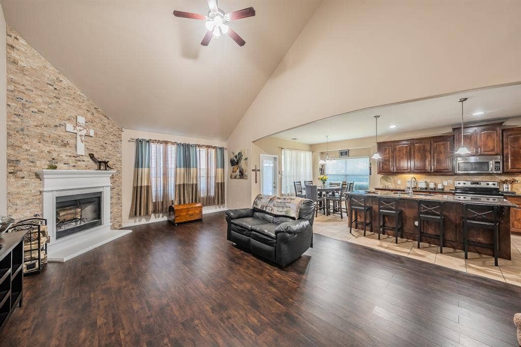 309 Garden Path Lane, Mansfield, TX 76063 309 Garden Path Lane, Mansfield, TX 76063