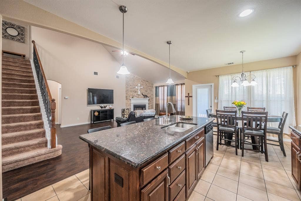 309 Garden Path Lane, Mansfield, TX 76063 309 Garden Path Lane, Mansfield, TX 76063