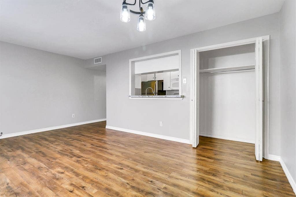 5881 Preston View Boulevard, Dallas, TX 75240 5881 Preston View Boulevard, Dallas, TX 75240