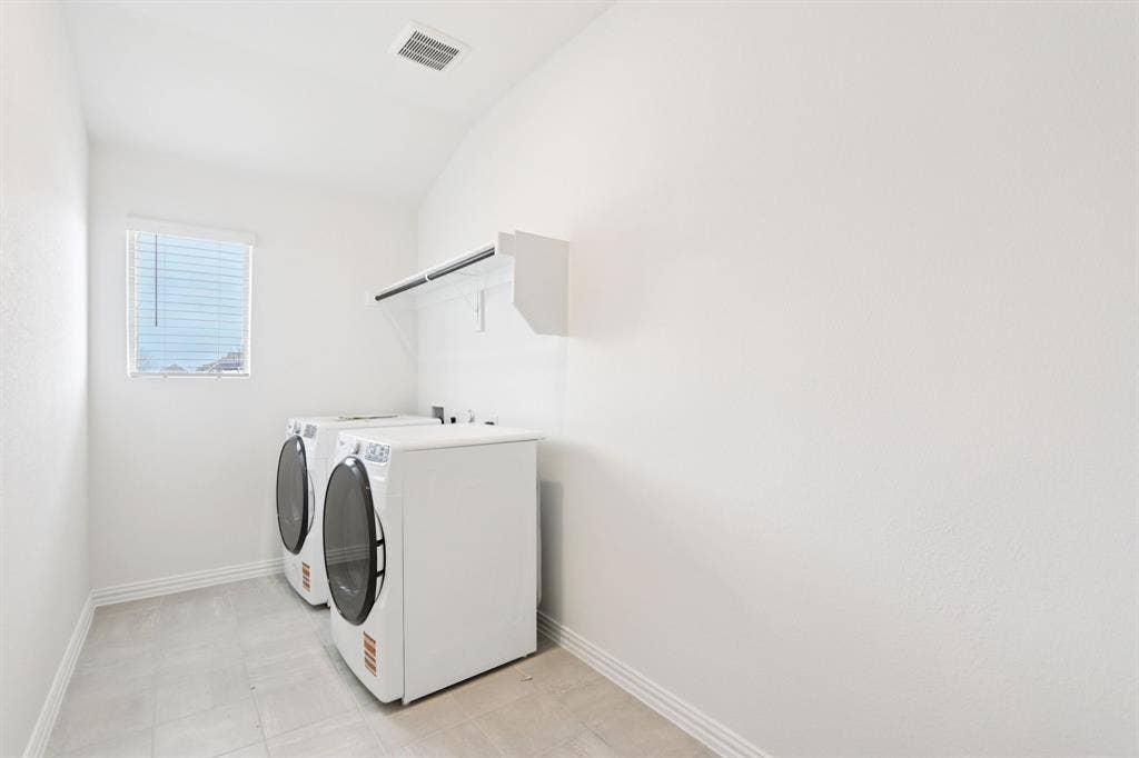 2122 Santa Anita Street, Seagoville, TX 75159 Photo is not of the actual home, but is an inspirational photo of builder’s model home and may depict options, furnishings, and/or decorator features that are not included.