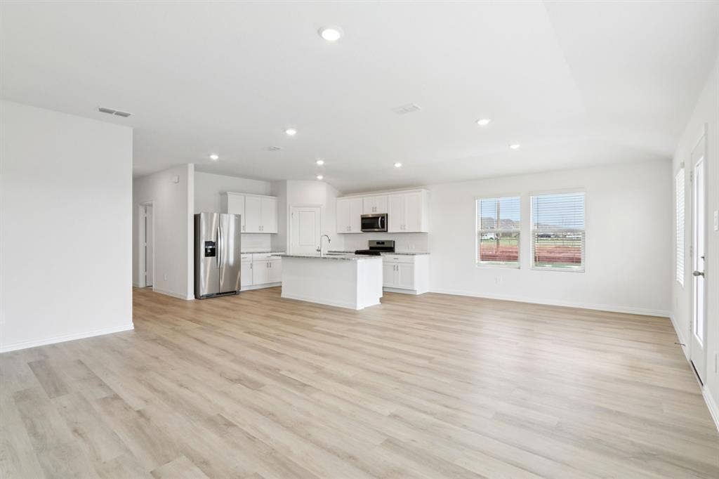 2122 Santa Anita Street, Seagoville, TX 75159 Photo is not of the actual home, but is an inspirational photo of builder’s model home and may depict options, furnishings, and/or decorator features that are not included.