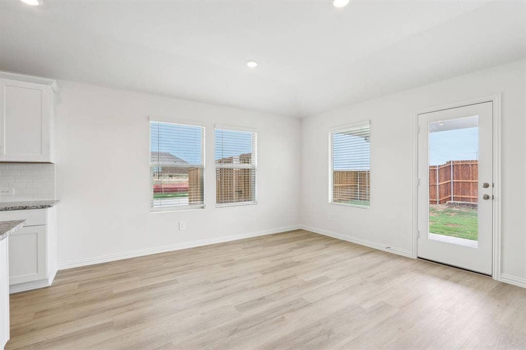 2122 Santa Anita Street, Seagoville, TX 75159 Photo is not of the actual home, but is an inspirational photo of builder’s model home and may depict options, furnishings, and/or decorator features that are not included.