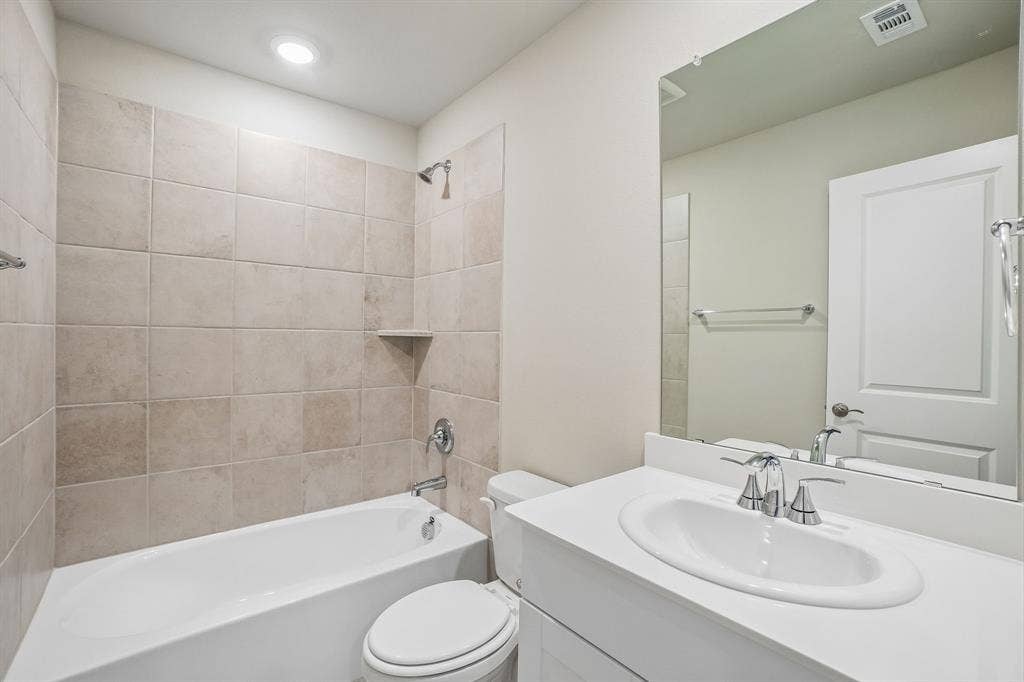 6110 Chickney Drive, Princeton, TX 75071 Photo is not of the actual home, but is an inspirational photo of builder’s model home and may depict options, furnishings, and/or decorator features that are not included.
