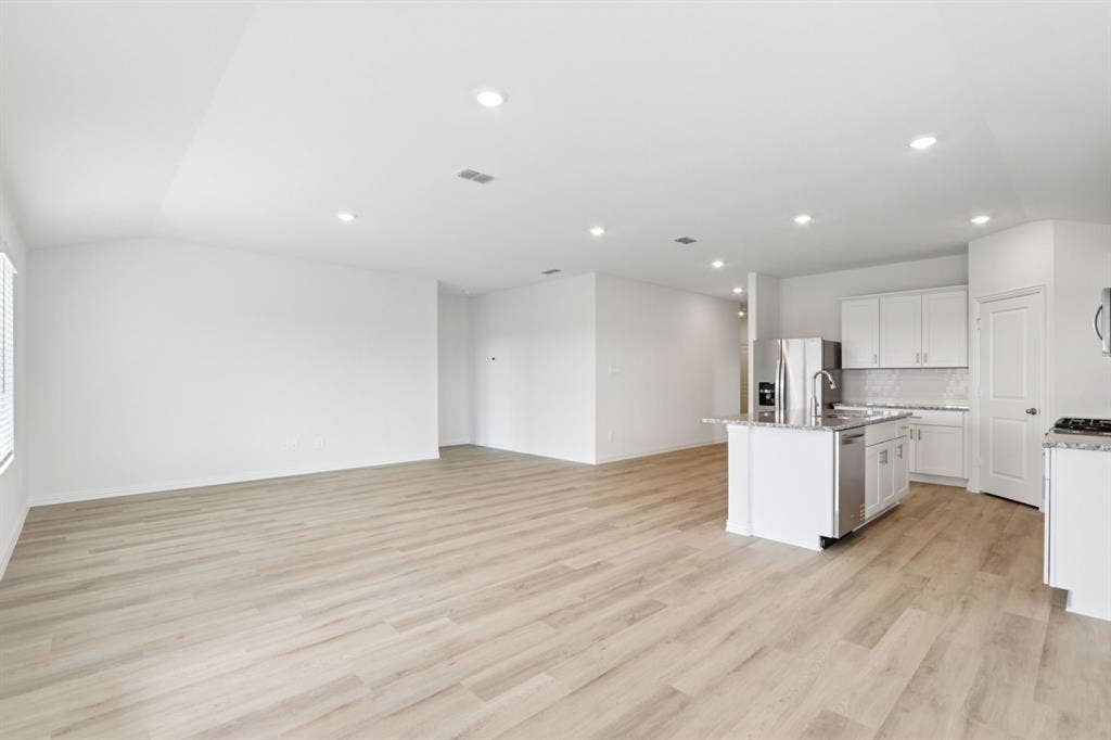 2130 Santa Anita Street, Seagoville, TX 75159 Photo is not of the actual home, but is an inspirational photo of builder’s model home and may depict options, furnishings, and/or decorator features that are not included.