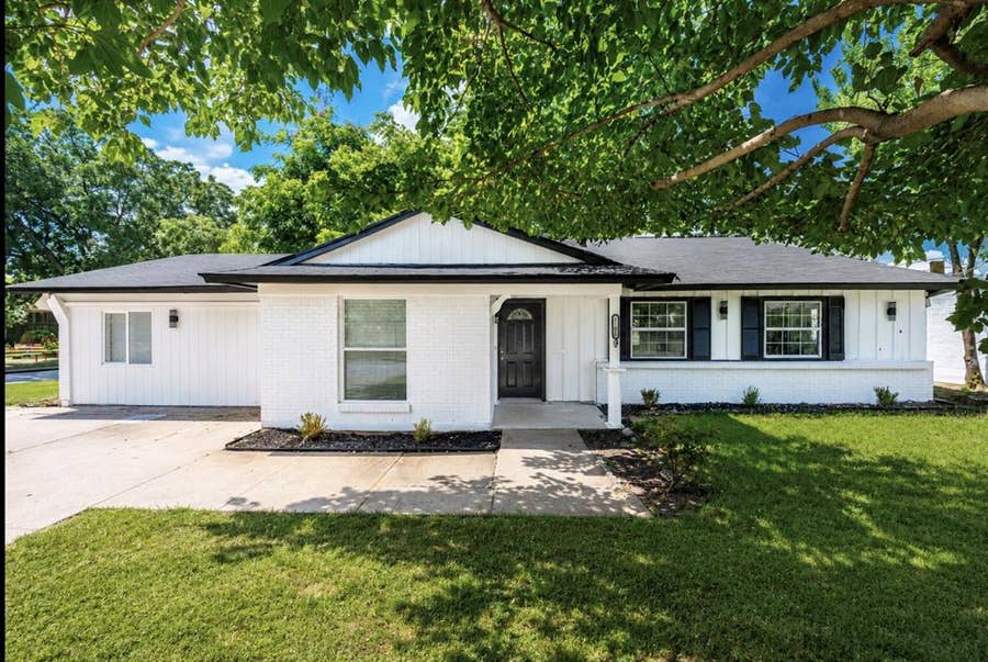 Property photo for 1208 Andrews Street, Arlington, TX