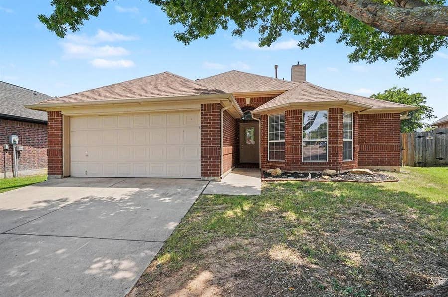 Property photo for 4968 Happy Trail, Fort Worth, TX