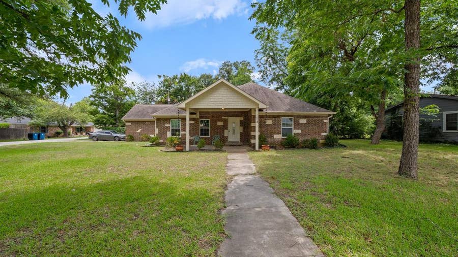 Property photo for 308 E 8th Street, Kaufman, TX