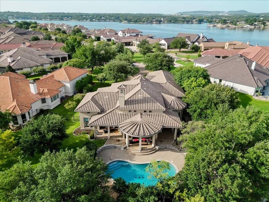 Property photo for 1601 Catalina Bay Court, Granbury, TX
