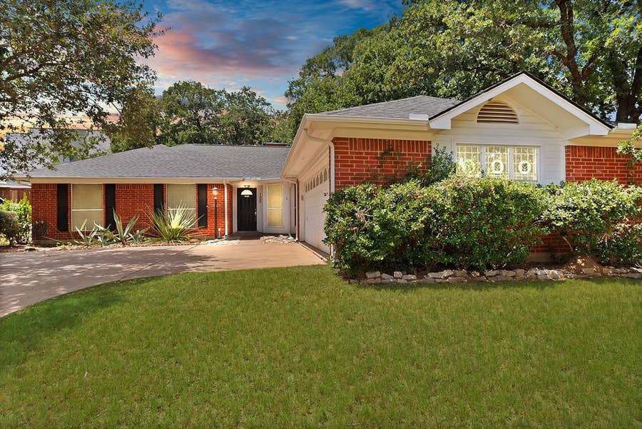 Property photo for 105 Arthur Drive, Kennedale, TX