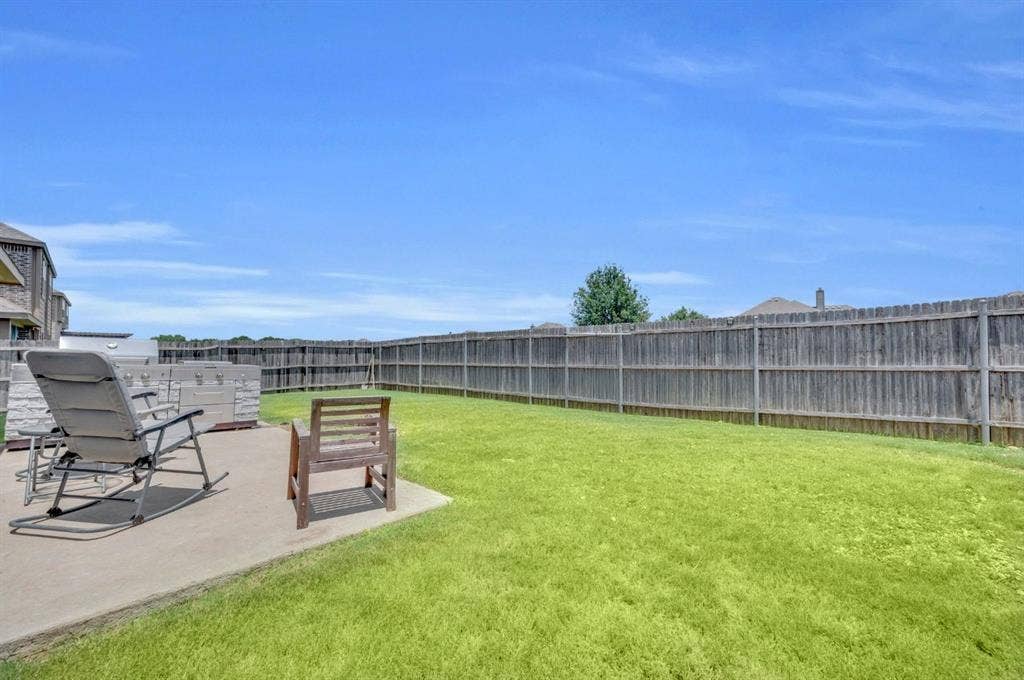 918 Newcastle Drive, Midlothian, TX 76065