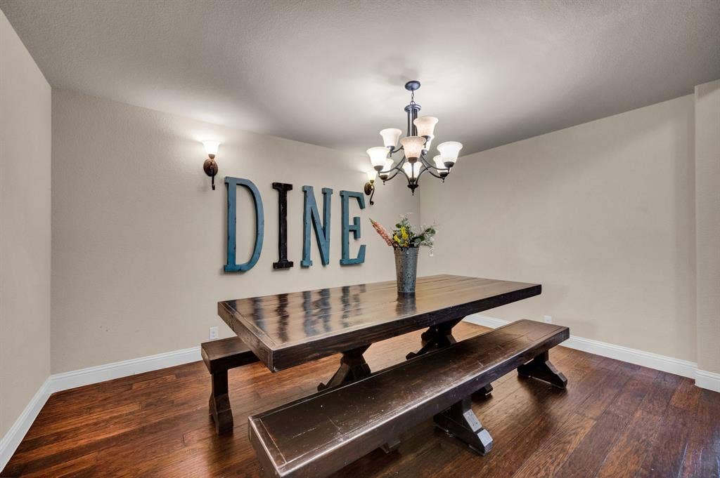 918 Newcastle Drive, Midlothian, TX 76065