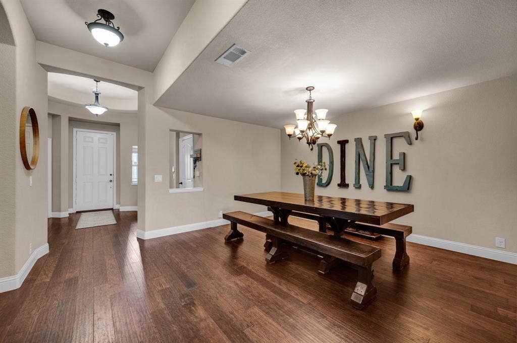 Large dining space that can serve as a flex-space as needed