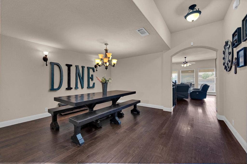 918 Newcastle Drive, Midlothian, TX 76065