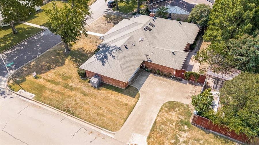 Property photo for 9015 Hunters Glen Trail, Fort Worth, TX