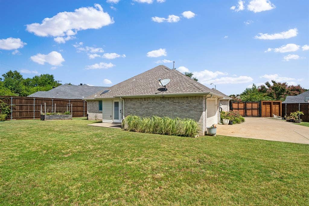 6402 Bluebonnet Drive, Rowlett, TX 75089 6402 Bluebonnet Drive, Rowlett, TX 75089