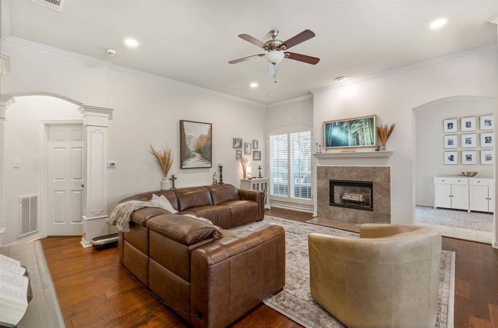 320 Andre Drive, Irving, TX 75063 320 Andre Drive, Irving, TX 75063