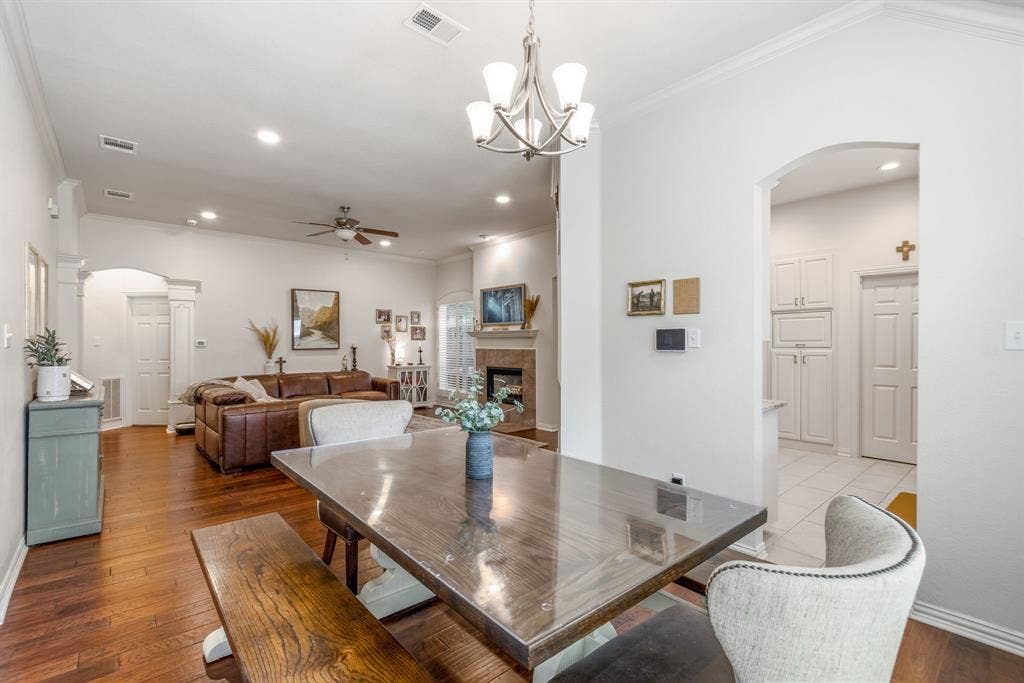 320 Andre Drive, Irving, TX 75063 320 Andre Drive, Irving, TX 75063