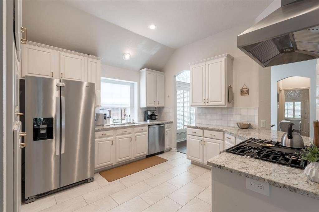 320 Andre Drive, Irving, TX 75063 320 Andre Drive, Irving, TX 75063