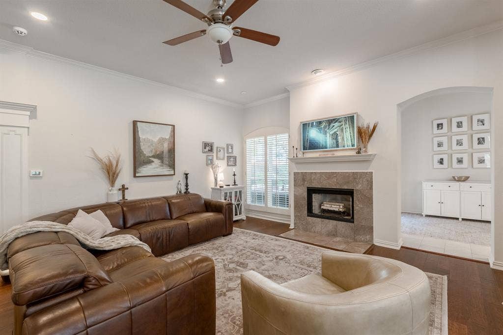 320 Andre Drive, Irving, TX 75063 320 Andre Drive, Irving, TX 75063