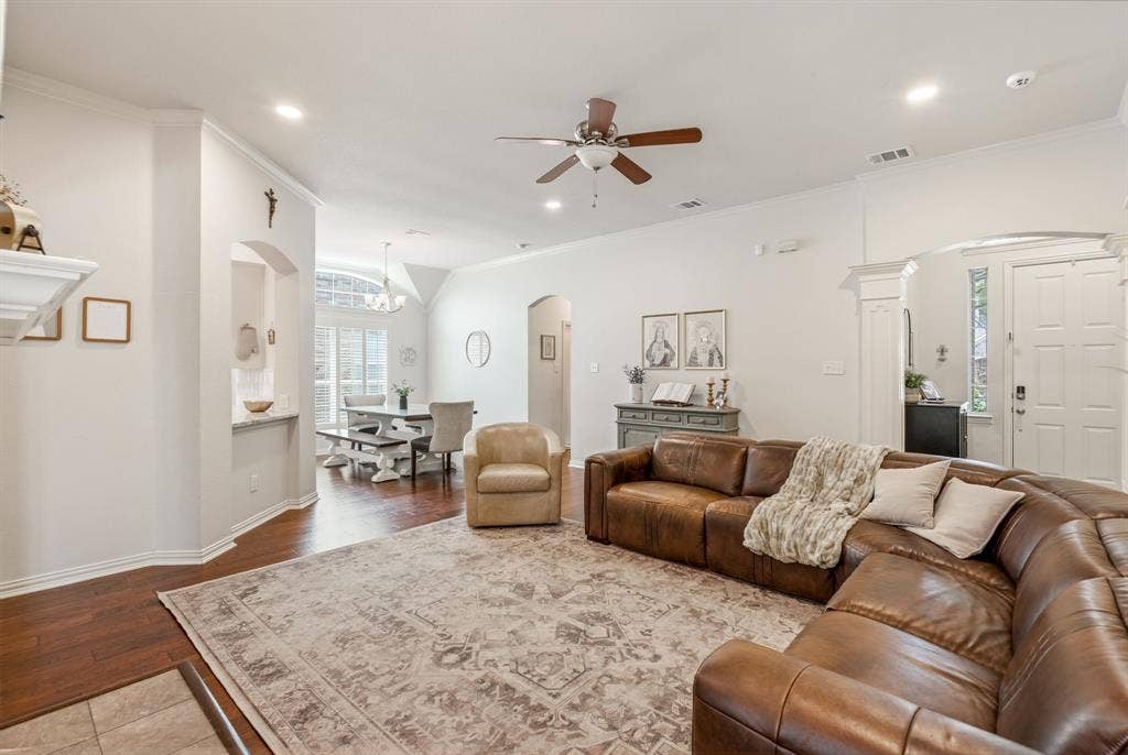 320 Andre Drive, Irving, TX 75063 320 Andre Drive, Irving, TX 75063