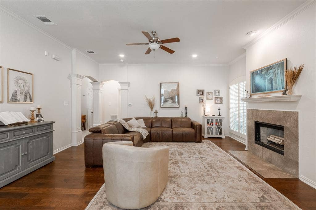 320 Andre Drive, Irving, TX 75063 320 Andre Drive, Irving, TX 75063