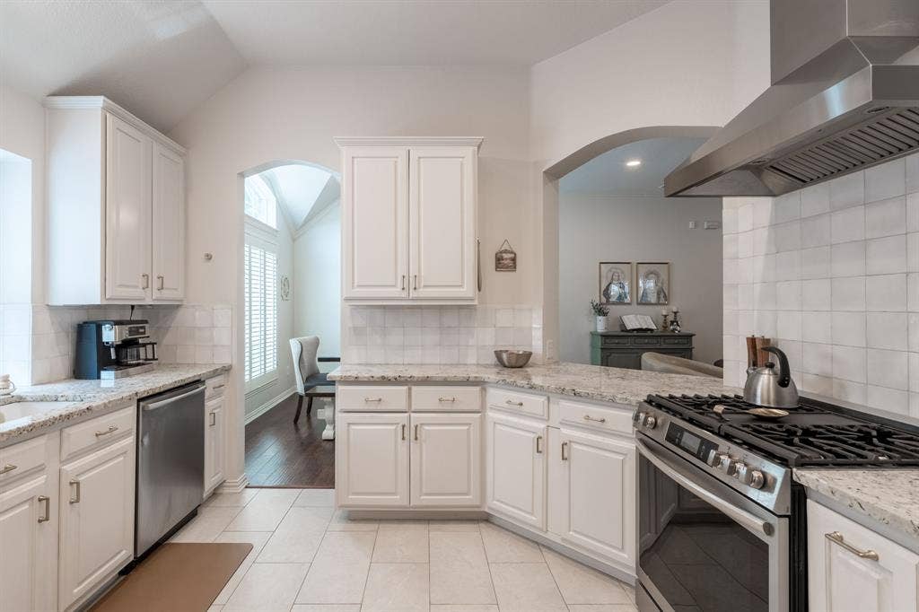 320 Andre Drive, Irving, TX 75063 320 Andre Drive, Irving, TX 75063