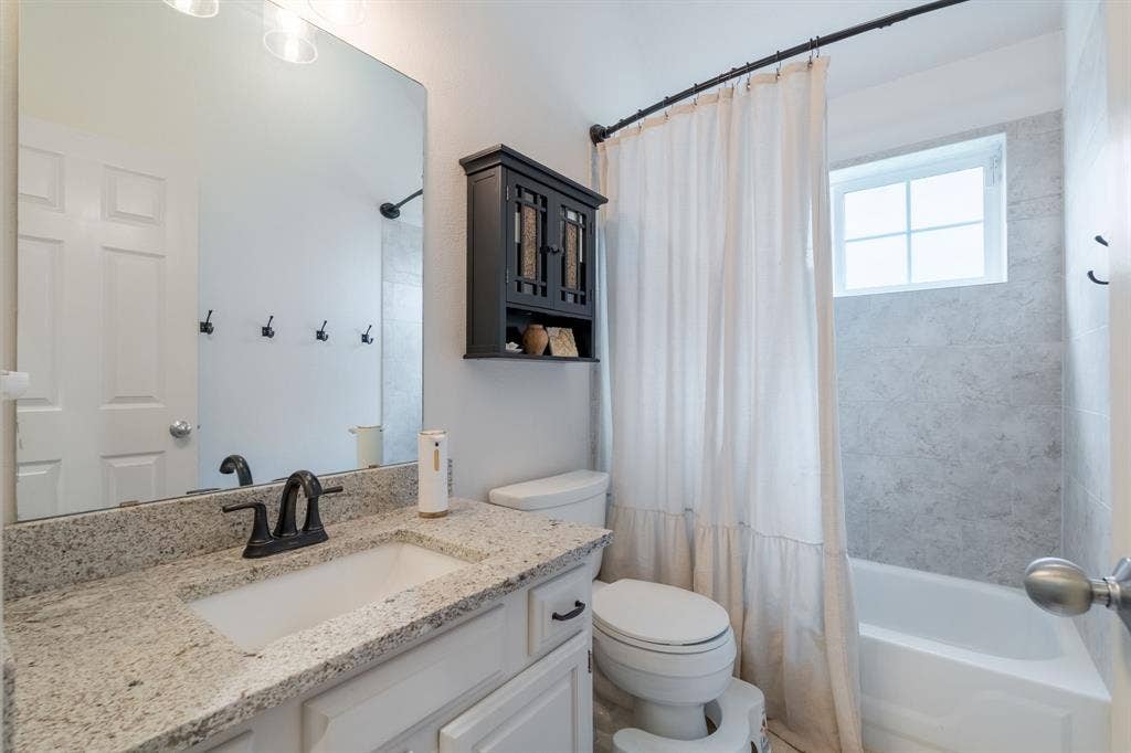 320 Andre Drive, Irving, TX 75063 320 Andre Drive, Irving, TX 75063