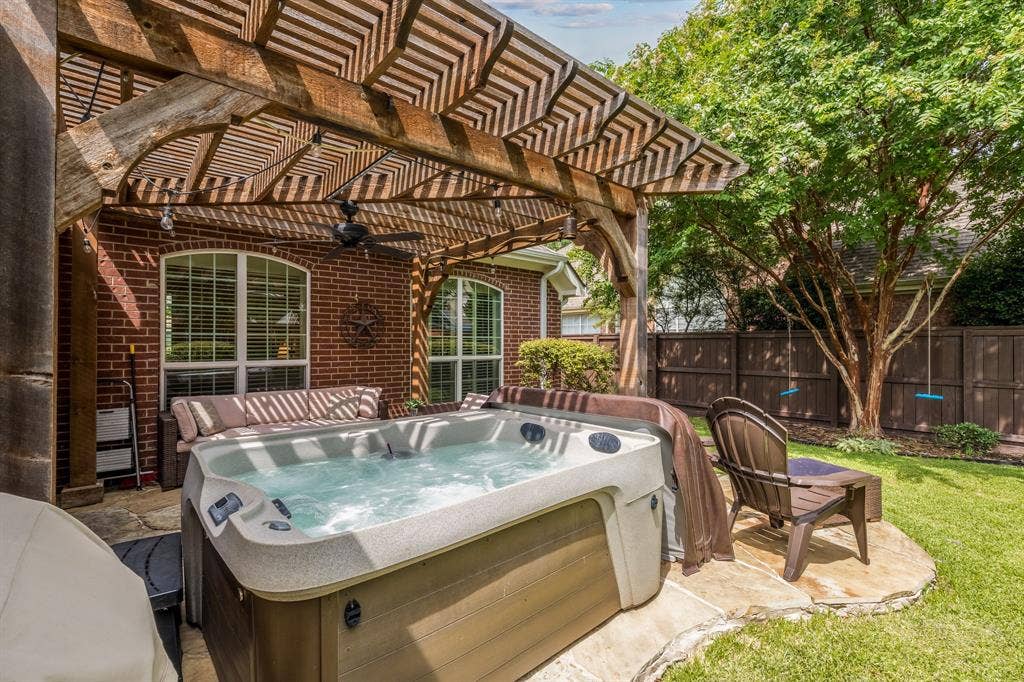 320 Andre Drive, Irving, TX 75063 320 Andre Drive, Irving, TX 75063
