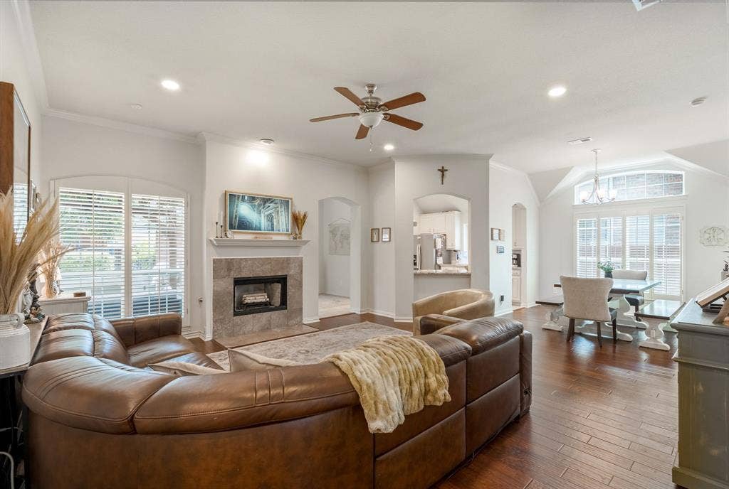 320 Andre Drive, Irving, TX 75063 320 Andre Drive, Irving, TX 75063