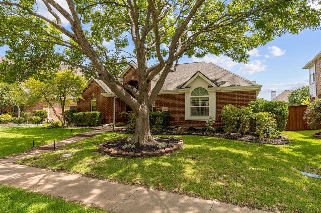 320 Andre Drive, Irving, TX 75063 320 Andre Drive, Irving, TX 75063